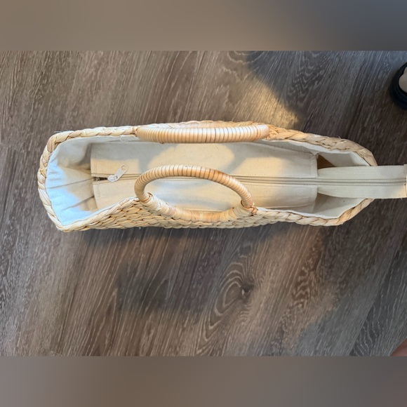 Straw Tote Bag - Picture 2 of 7